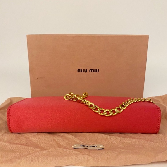 Sale!Miu Miu Wallet on Chain - Picture 9 of 16